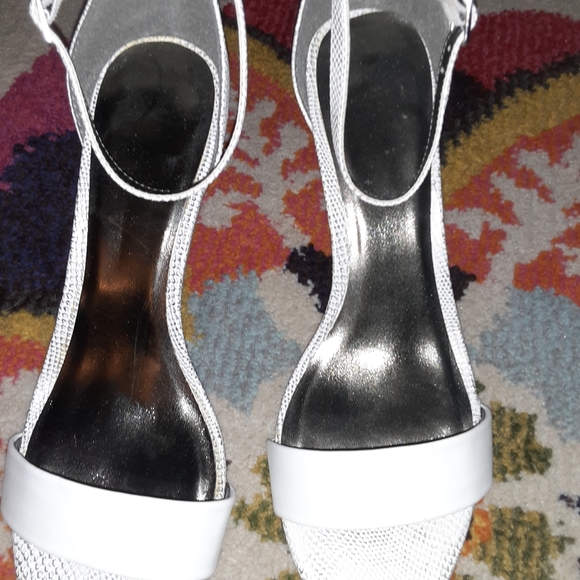 Sandals - Picture 5 of 6